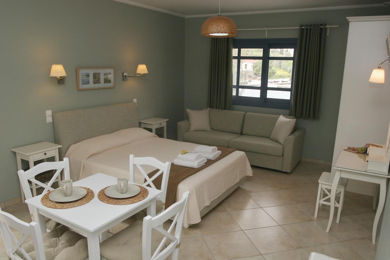 Boutique Hotel Iasmos Trizonia Luaran gambar