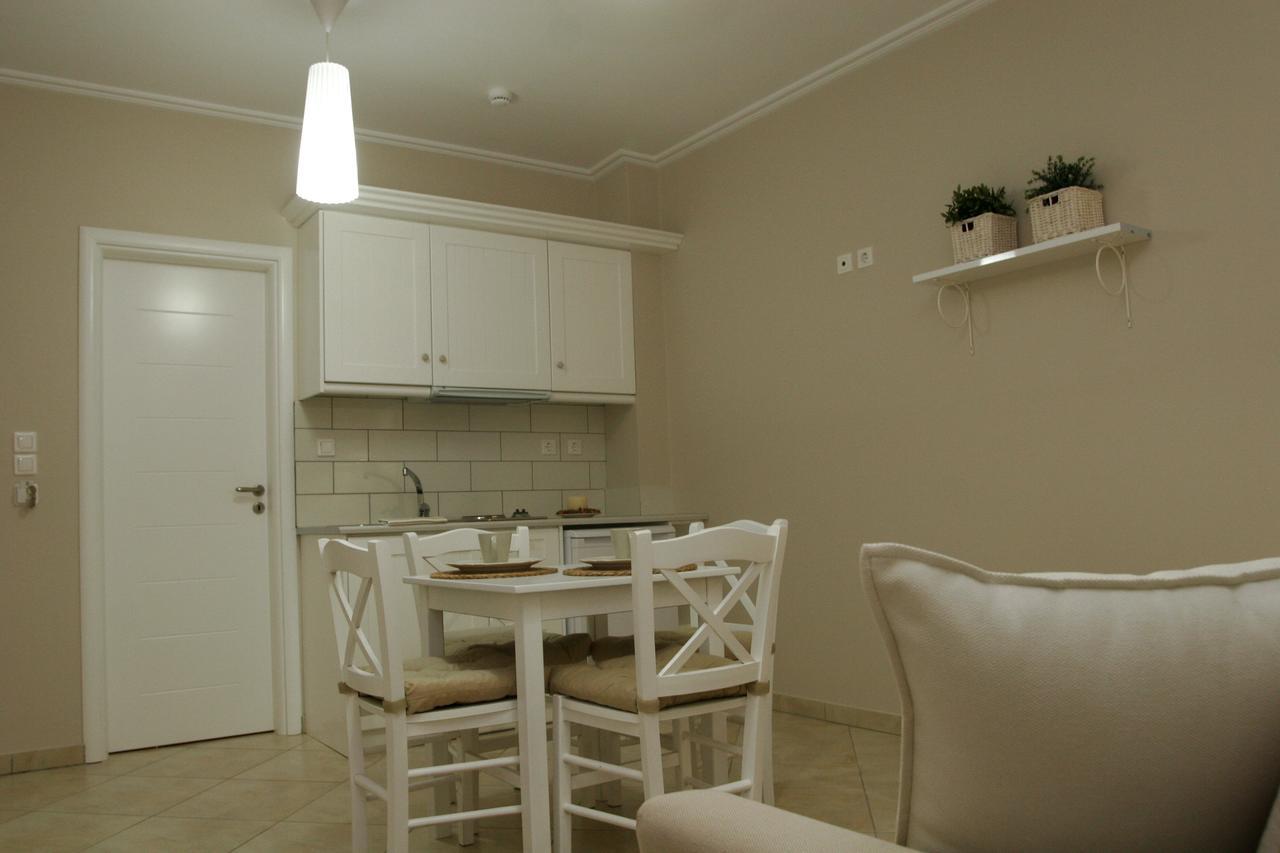 Boutique Hotel Iasmos Trizonia Luaran gambar