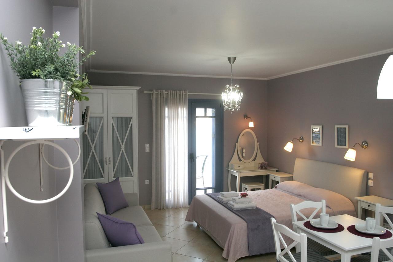 Boutique Hotel Iasmos Trizonia Luaran gambar