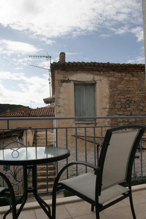 Boutique Hotel Iasmos Trizonia Luaran gambar