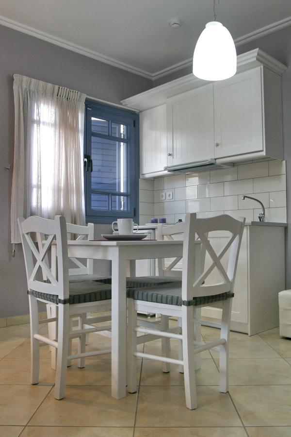 Boutique Hotel Iasmos Trizonia Luaran gambar