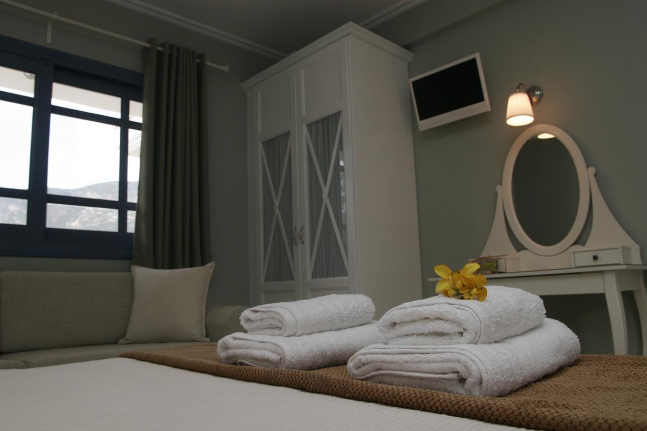 Boutique Hotel Iasmos Trizonia Luaran gambar
