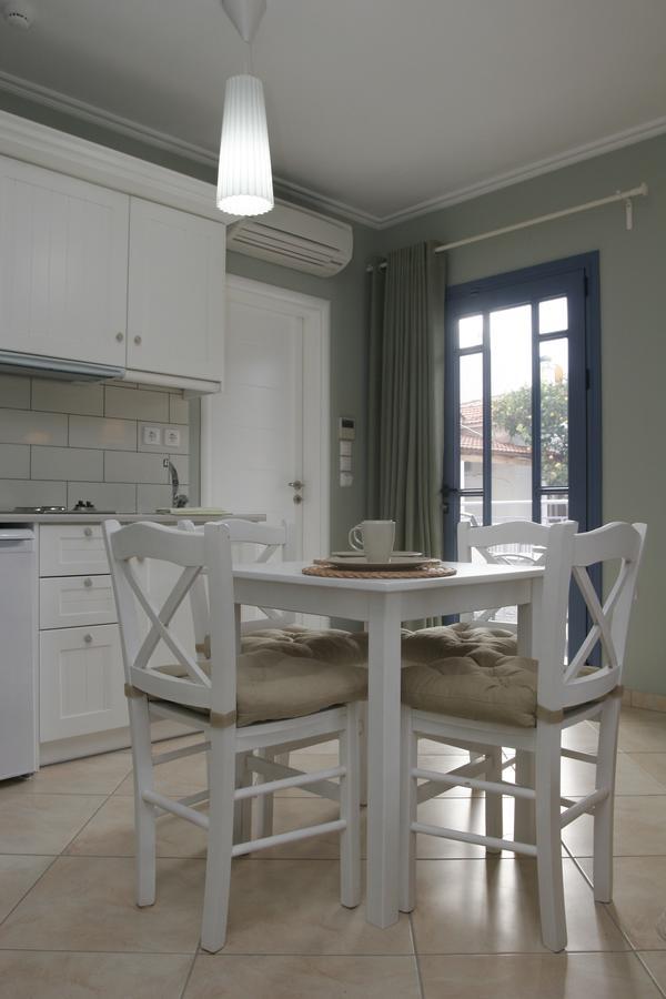 Boutique Hotel Iasmos Trizonia Luaran gambar