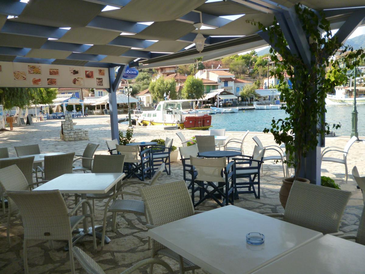 Boutique Hotel Iasmos Trizonia Luaran gambar