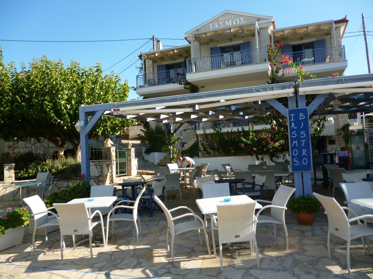 Boutique Hotel Iasmos Trizonia Luaran gambar