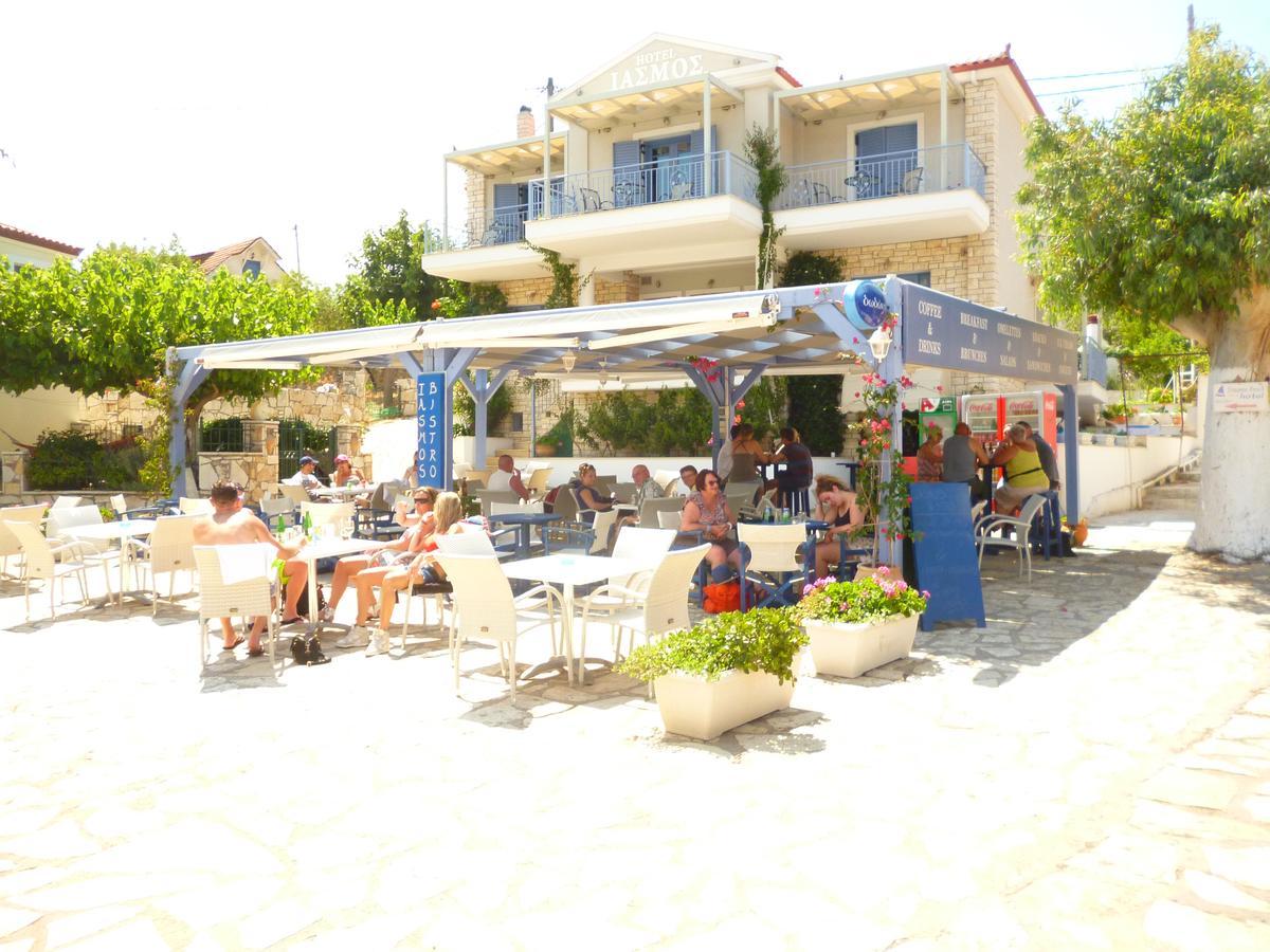 Boutique Hotel Iasmos Trizonia Luaran gambar